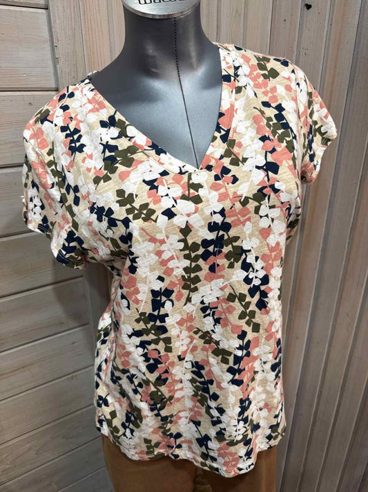L - Liz Claiborne T-Shirt