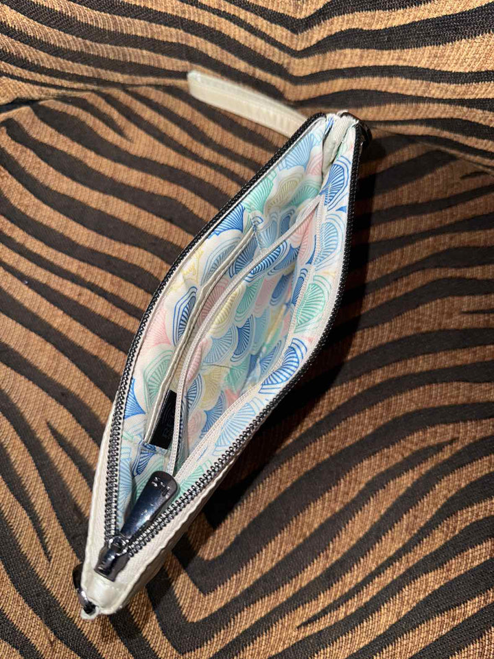 Wallet - lug Clutch