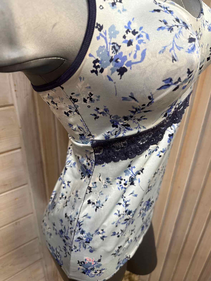 36 - Ruby Ribbon Tank