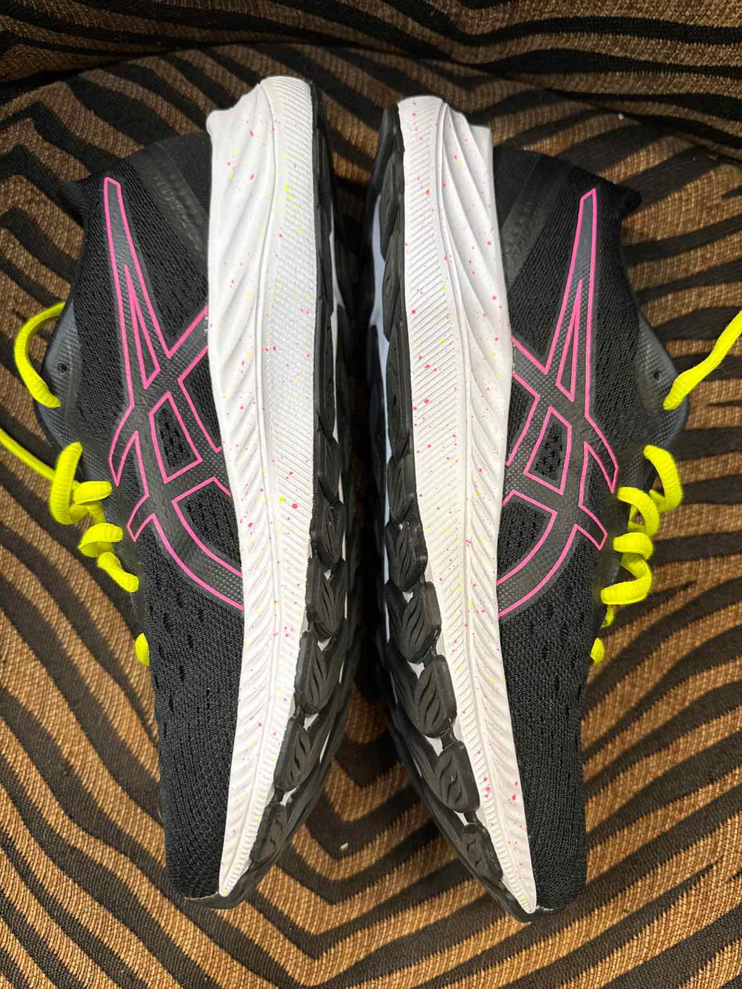 8.5 - Asics Athletic Sneaker