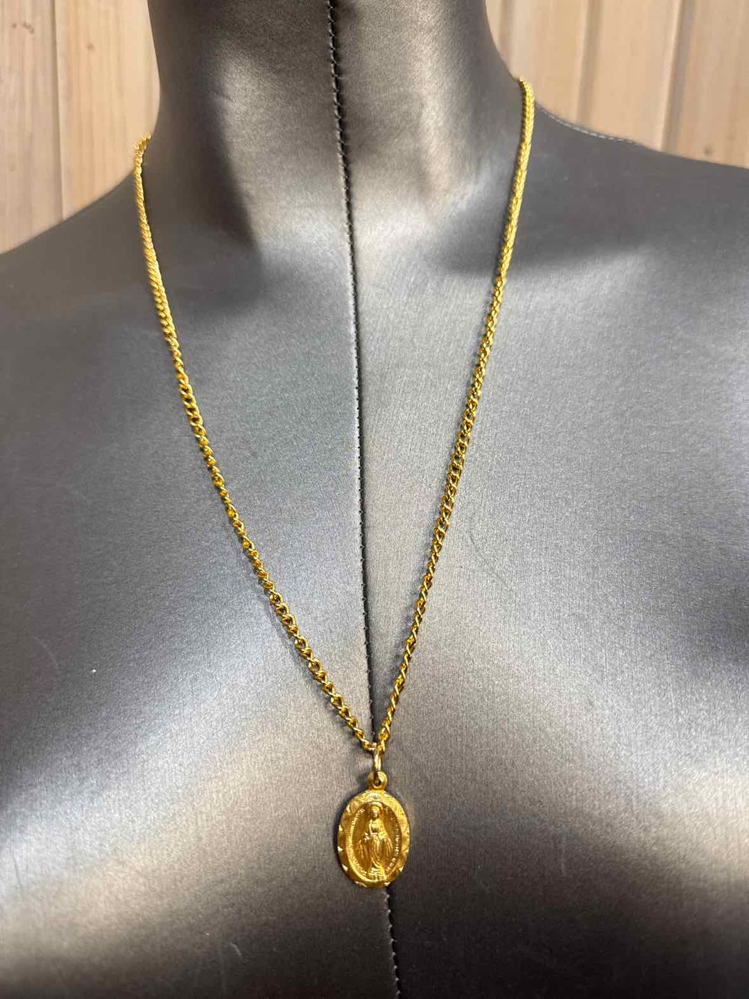 Jewelry - Necklace & Earring Set