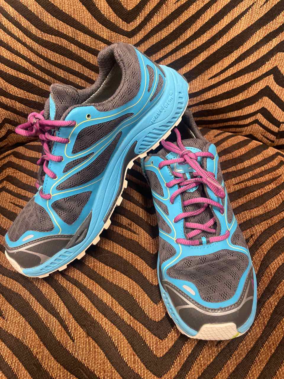 7.5 - Vasque Athletic Shoes