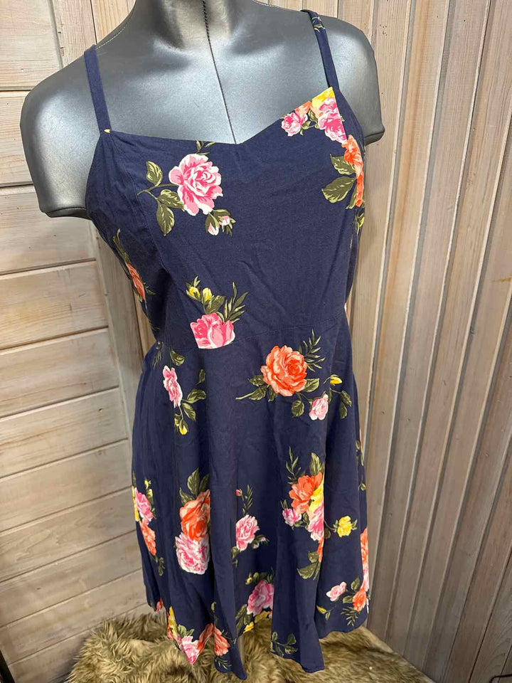 L - Old Navy Dress