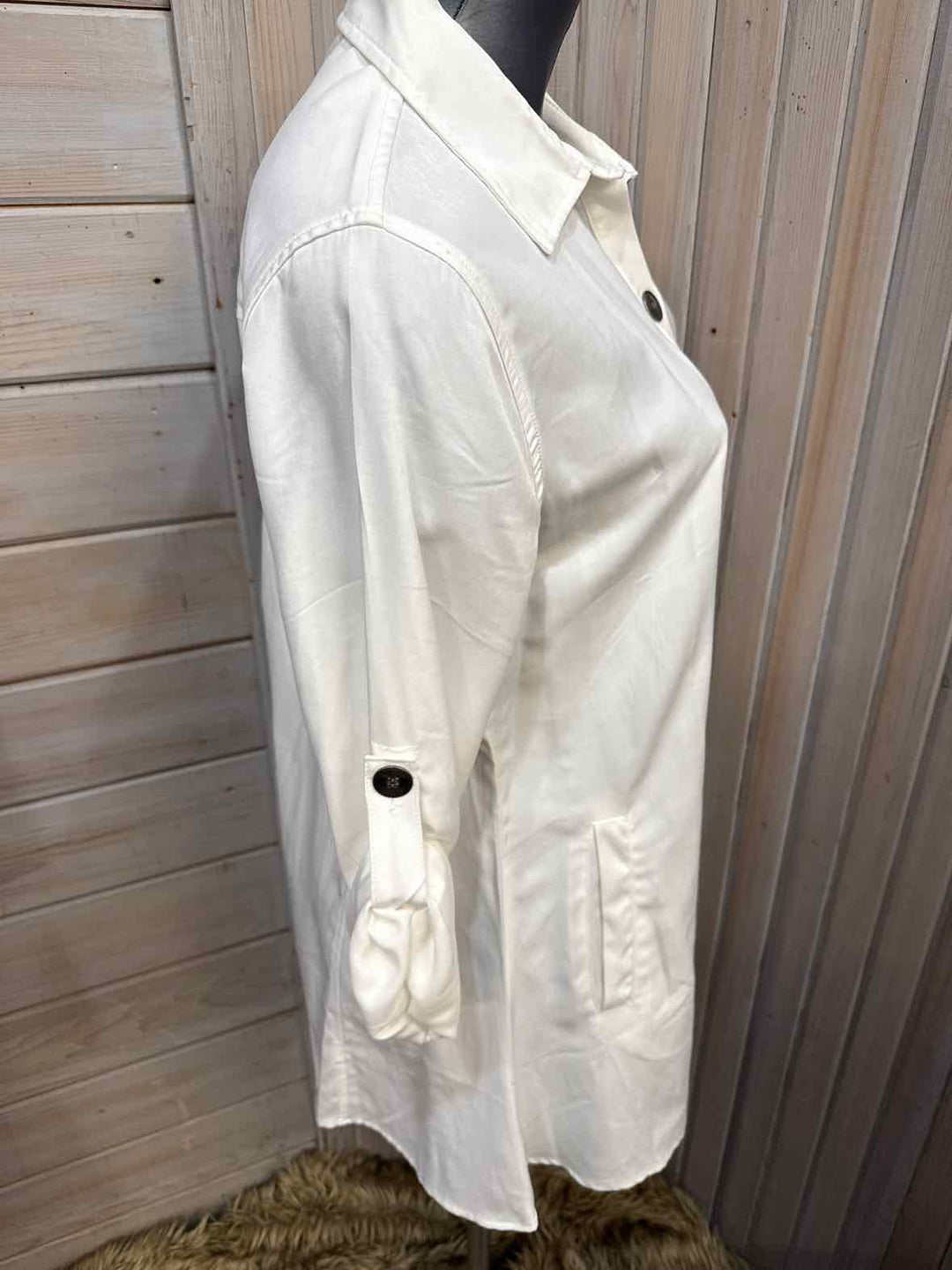 S/M - coco + carmen Button Down