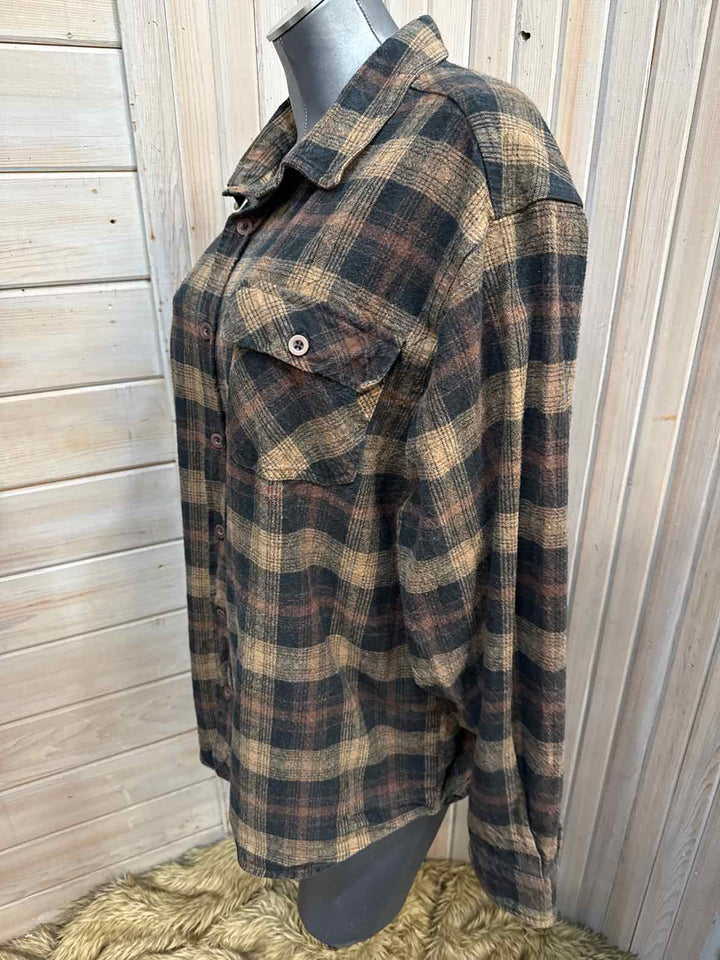 2x - Mountain Club Button Down Shirt
