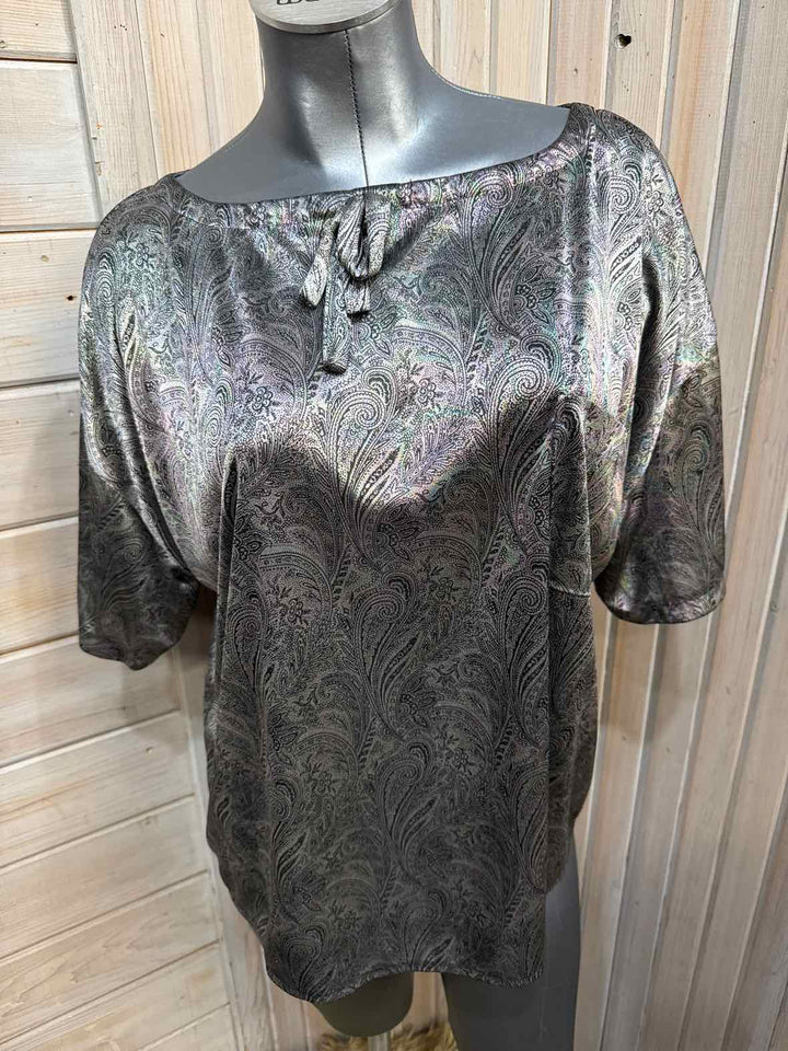 L - Unbranded Top