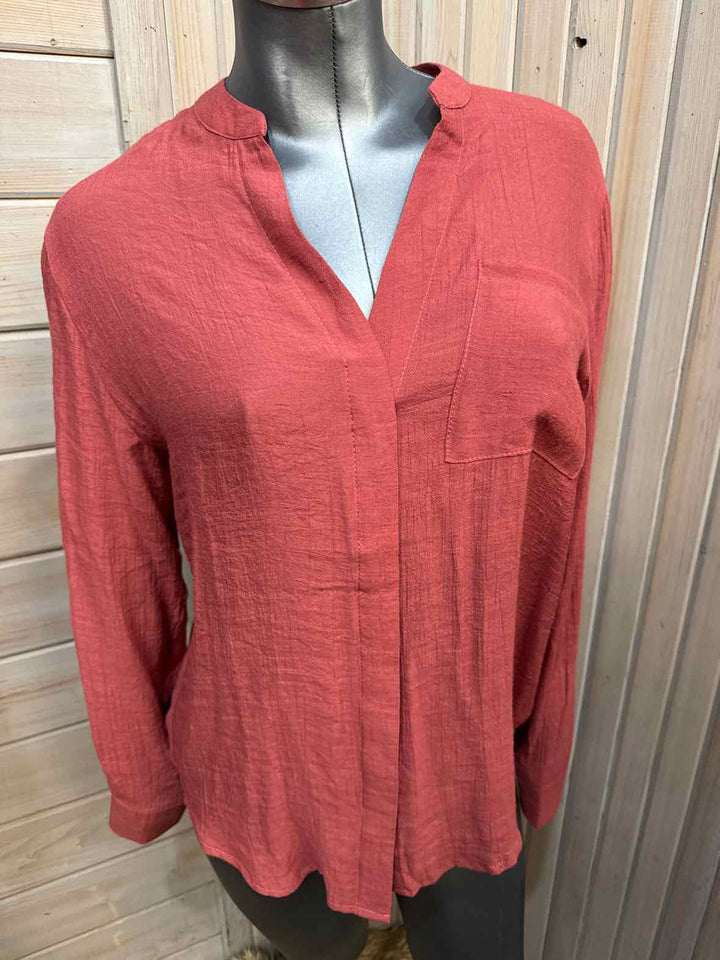 M - Blush J Button Down