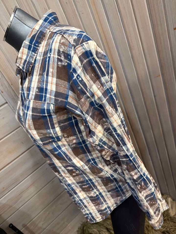 S - Echo&Rage Button Down