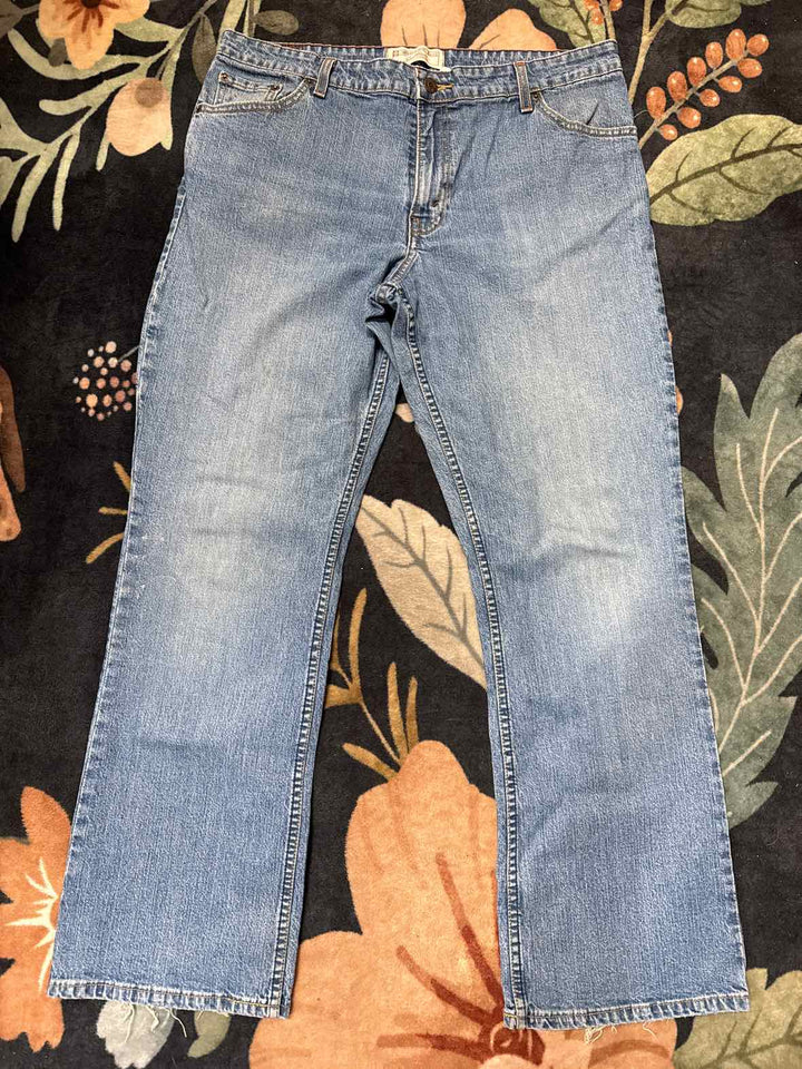 16 - Levi Strauss & Co. Jeans