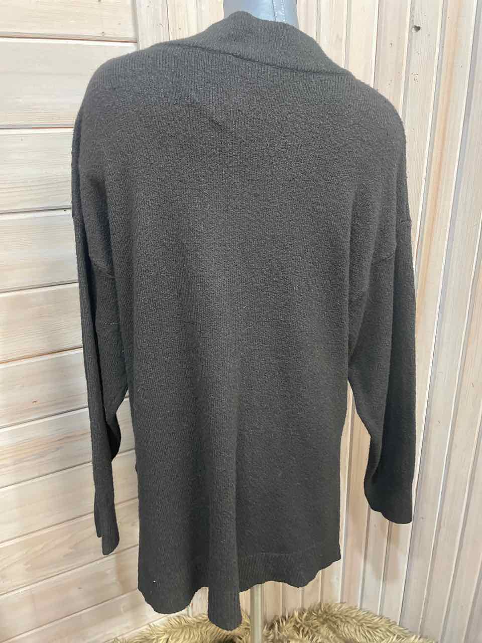 L - Time and Tru Sweater