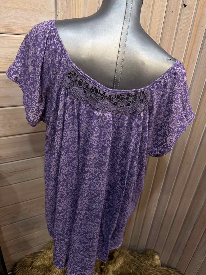1X - Jessica Simpson T-Shirt