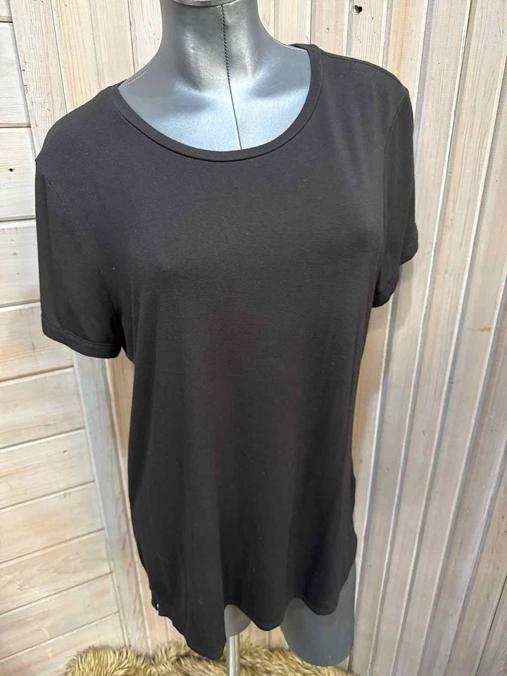 L - Ellen Tracy T-Shirt