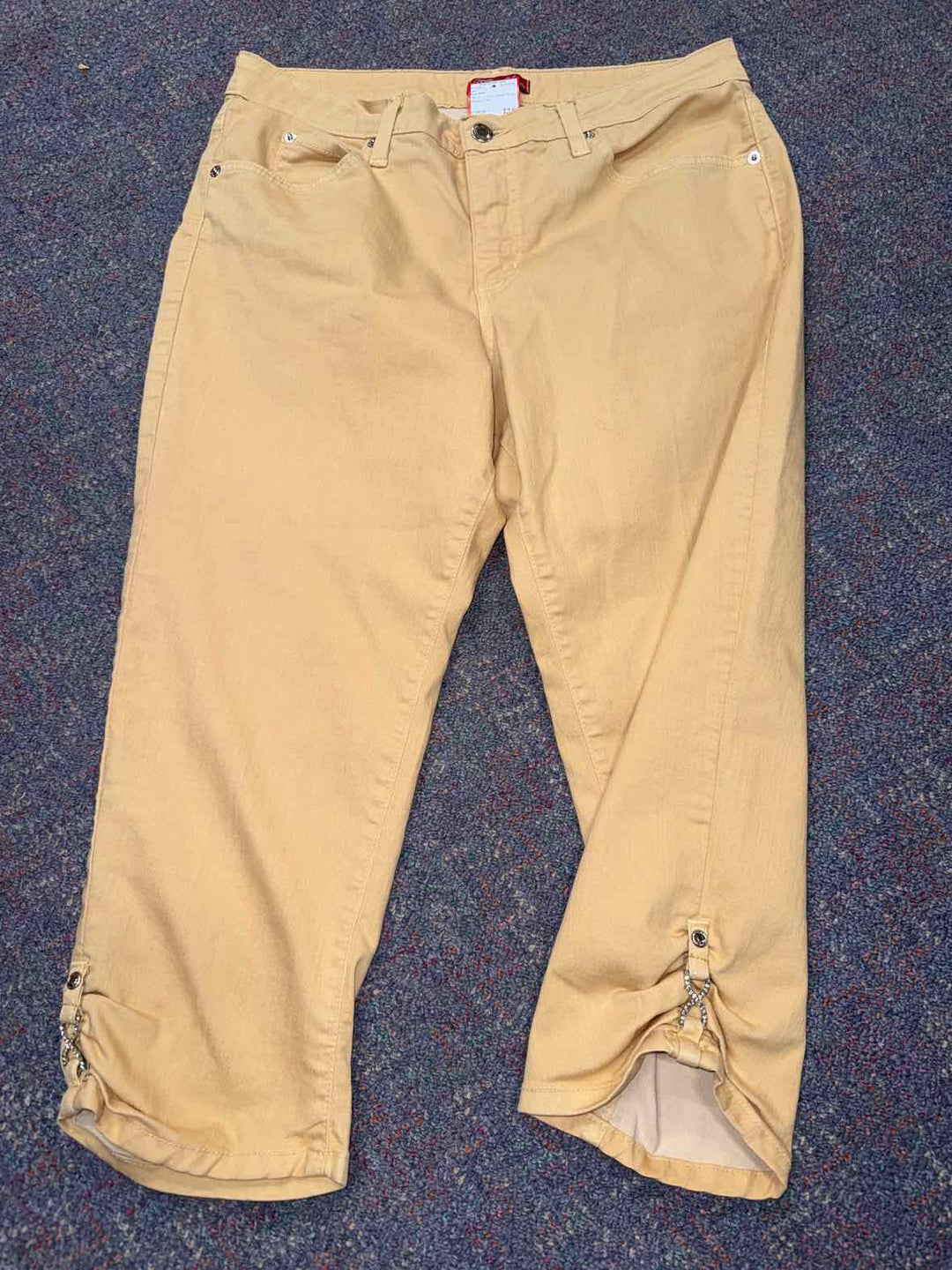 12 - True Slim Capri
