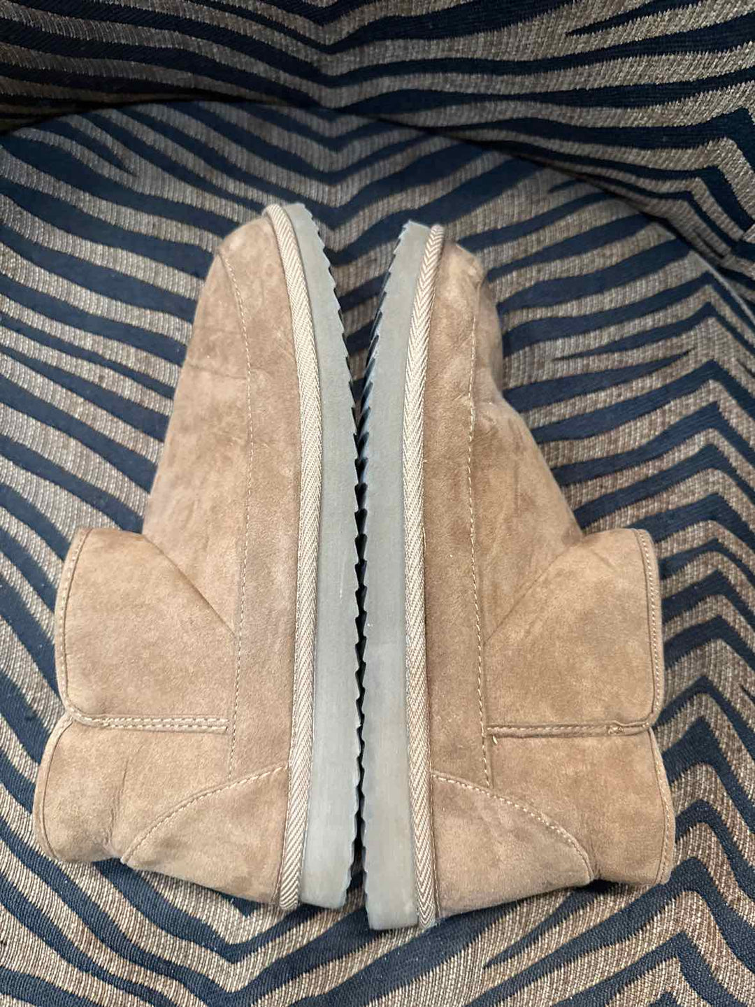 8.5 - Old Navy Boots