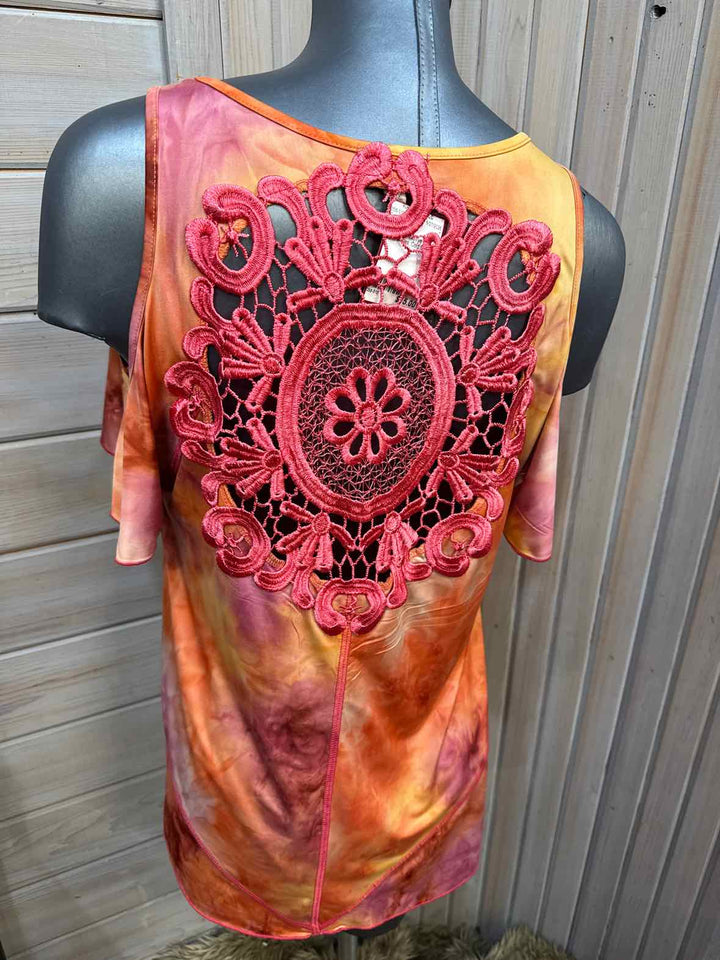 S - one world Cold Shoulder