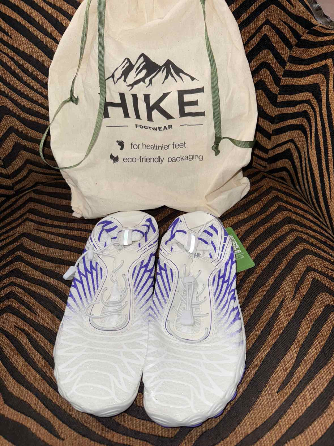 9/9.5 - Hike Sneakers