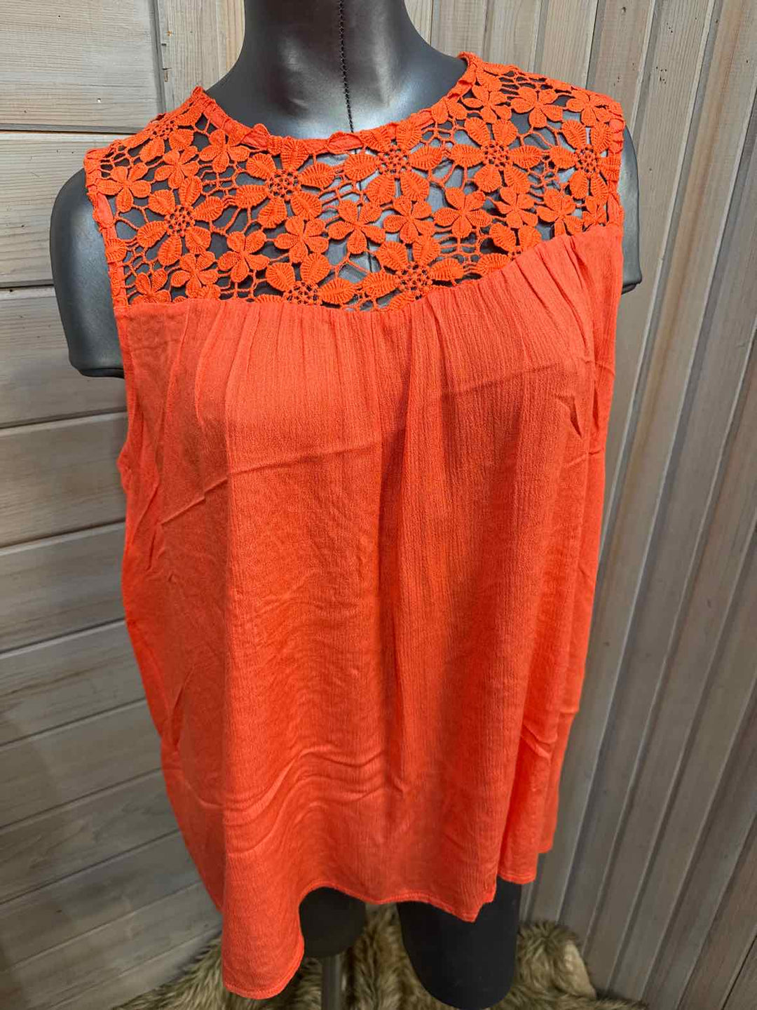 Size XL Variations Tank