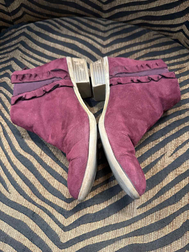 8.5 - Just Fab Boots