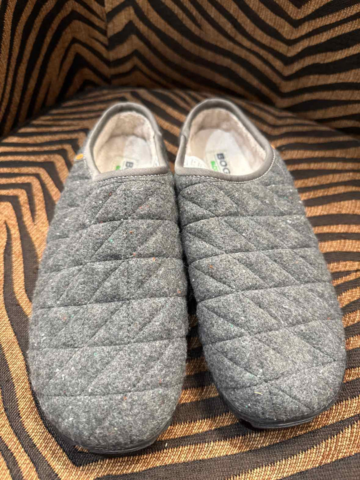 11 - Bogs Clogs
