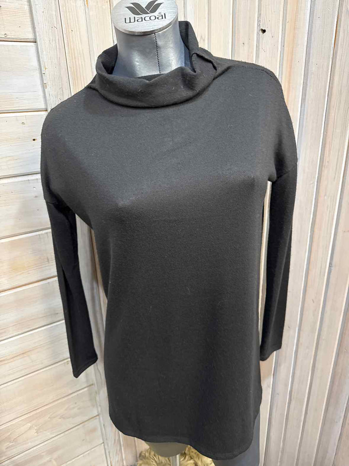 S - Love In Turtleneck