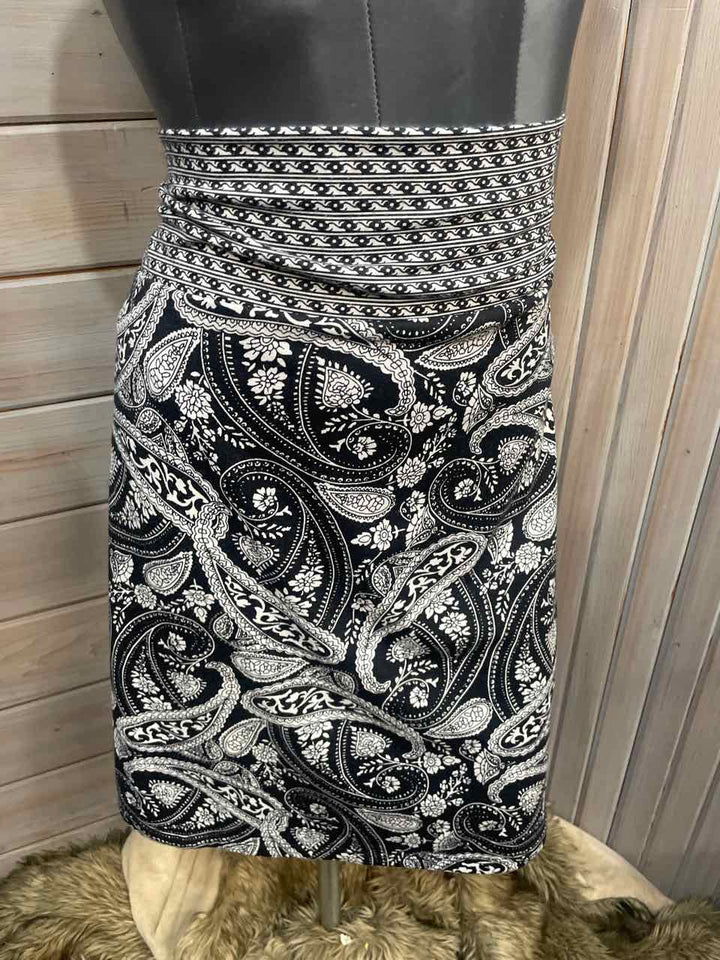 L - Faded Glory Skirt