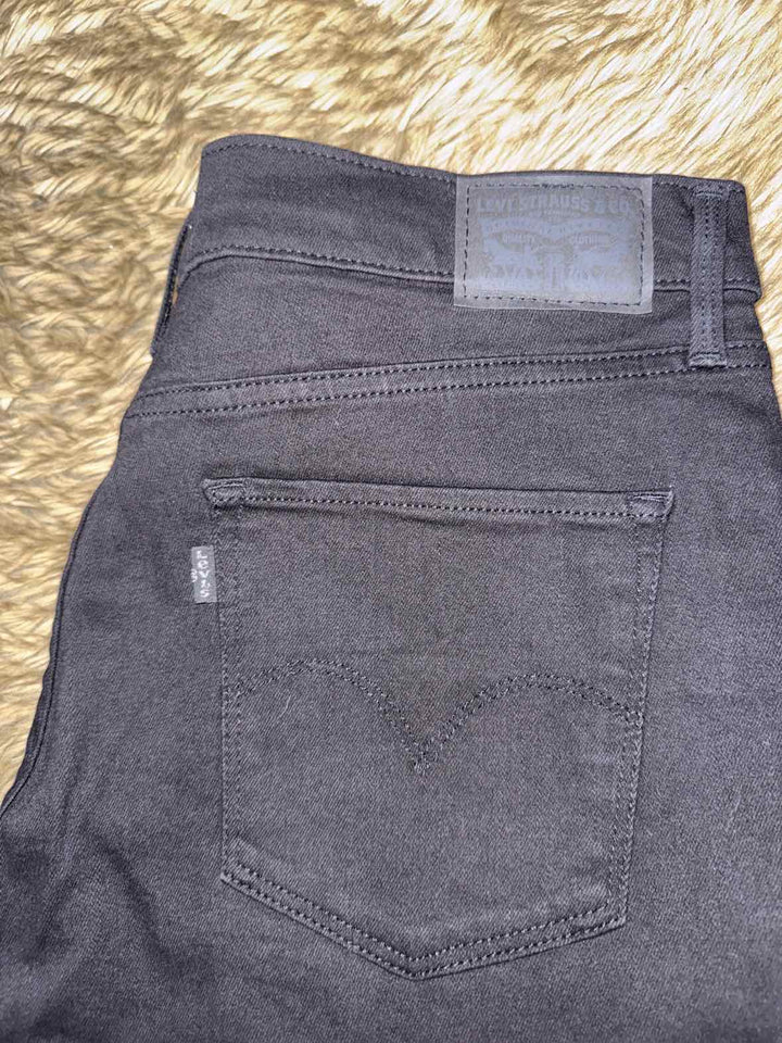 32 - Levi Strauss & Co. Jeans