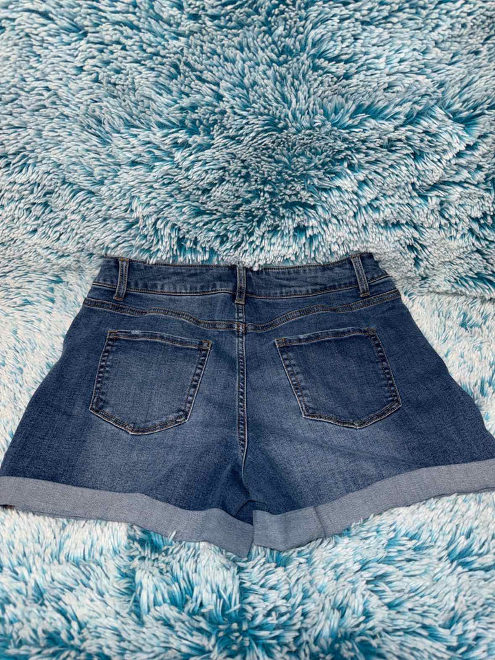 10 - Time and Tru Shorts