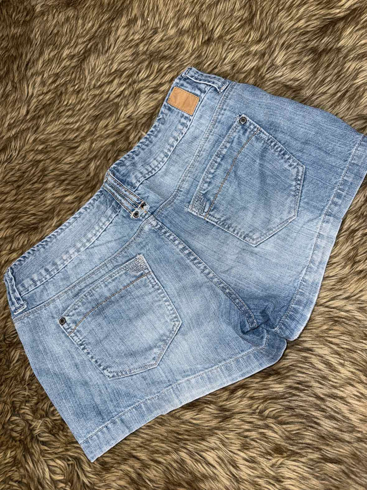 8/10 - Maurices Shorts