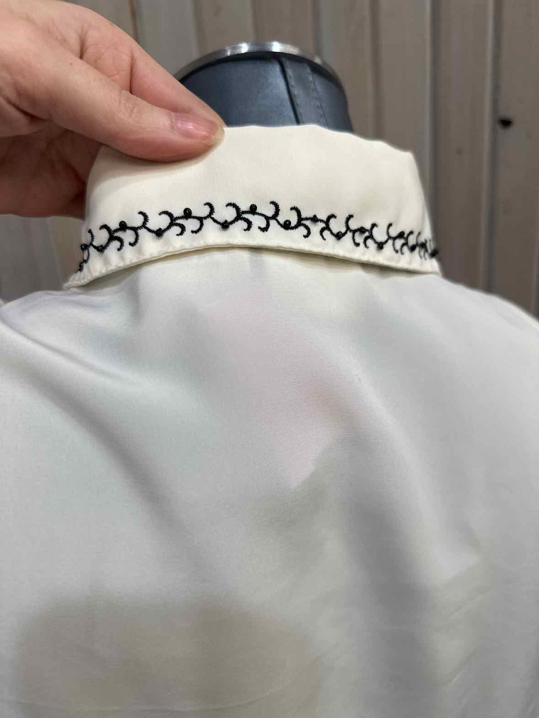 12 - Koret Button Down