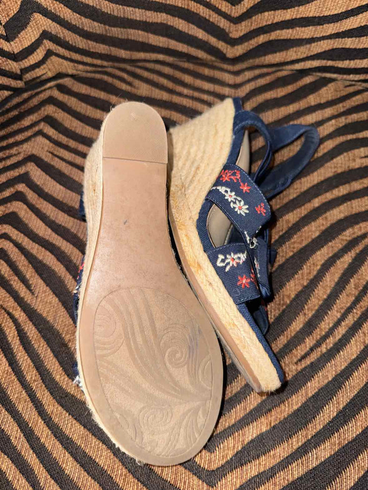 8 - Christopher & Banks Wedge