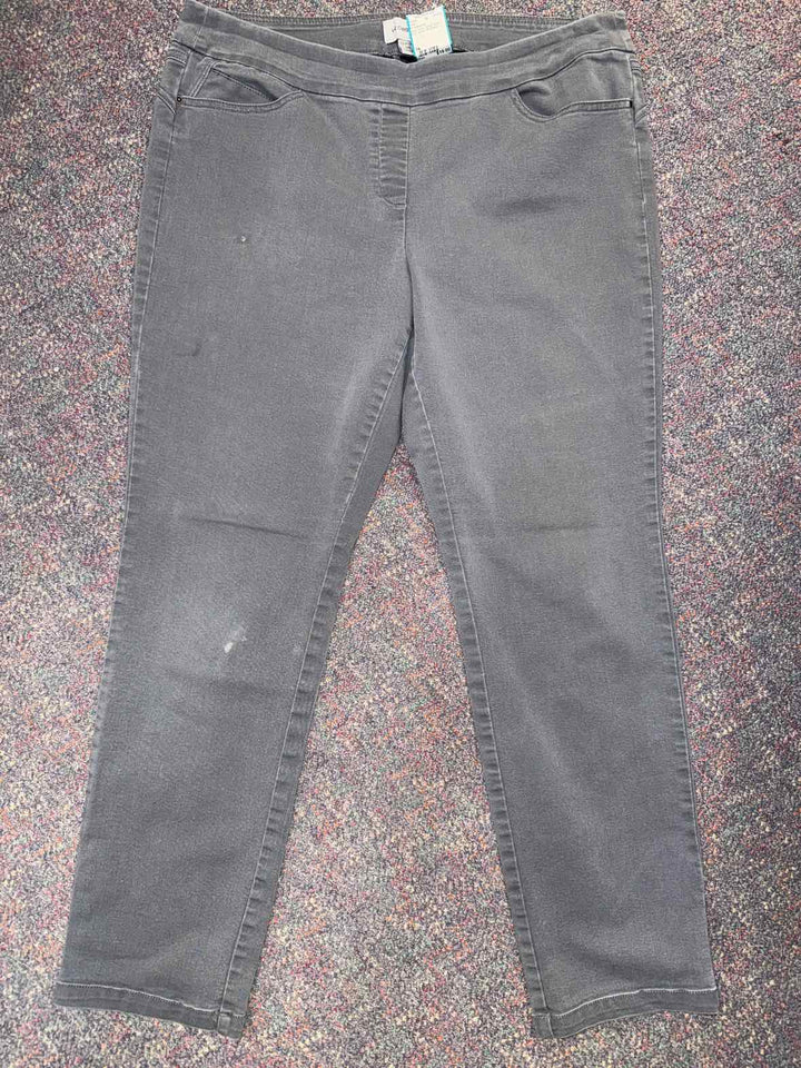 16 - Liz Claiborne Jeans