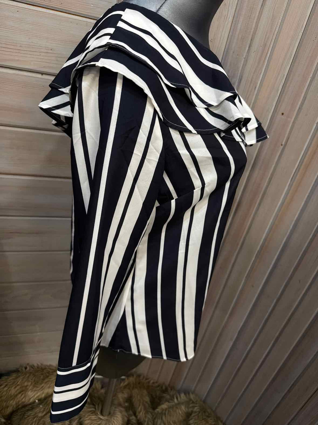 MP - Banana Republic One Shoulder Top