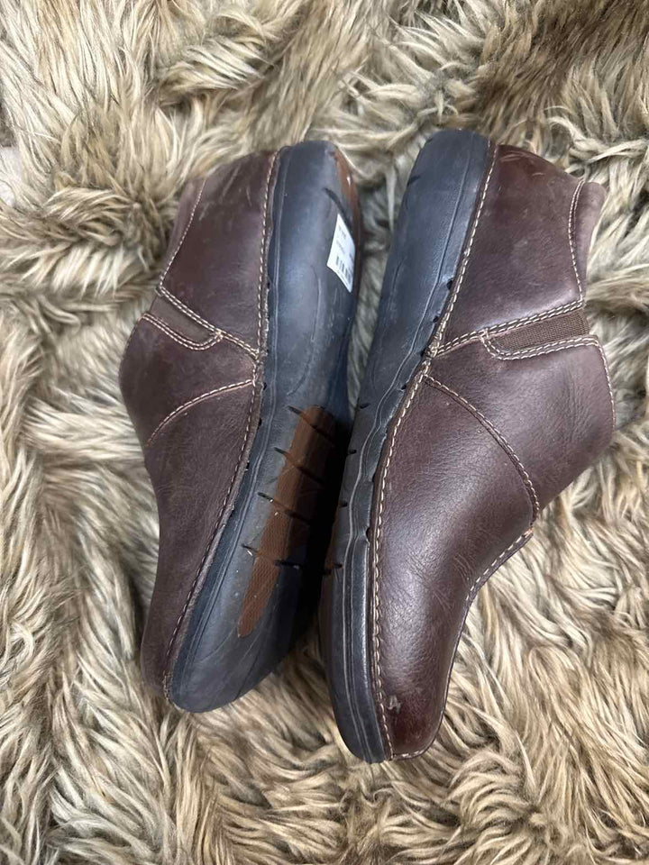 8 - Clarks Slip-on