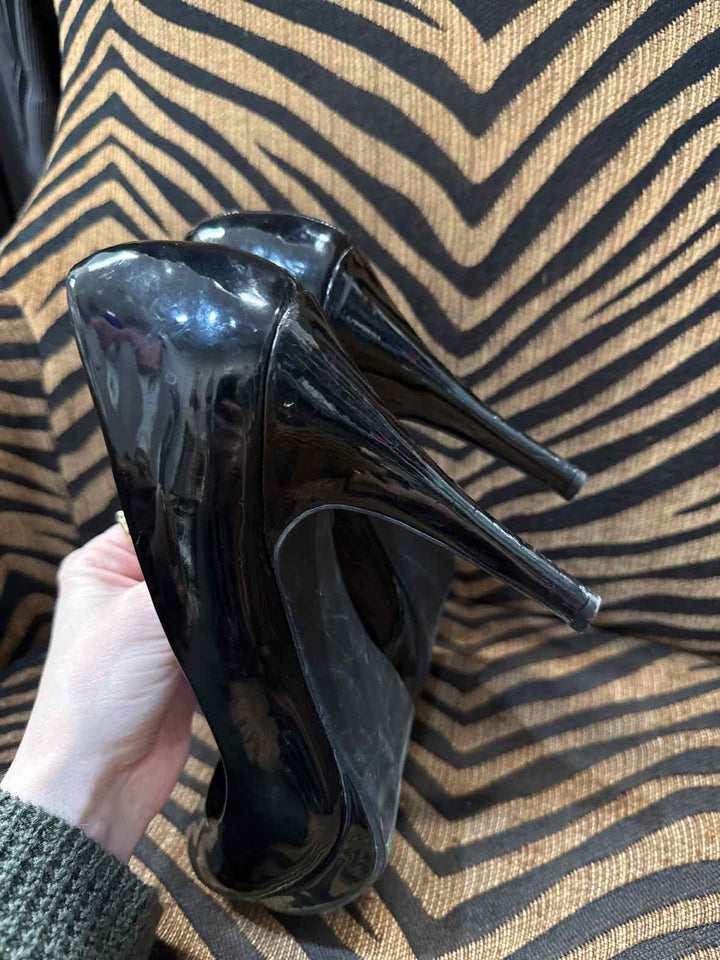 Size 8.5M Candie's Heals