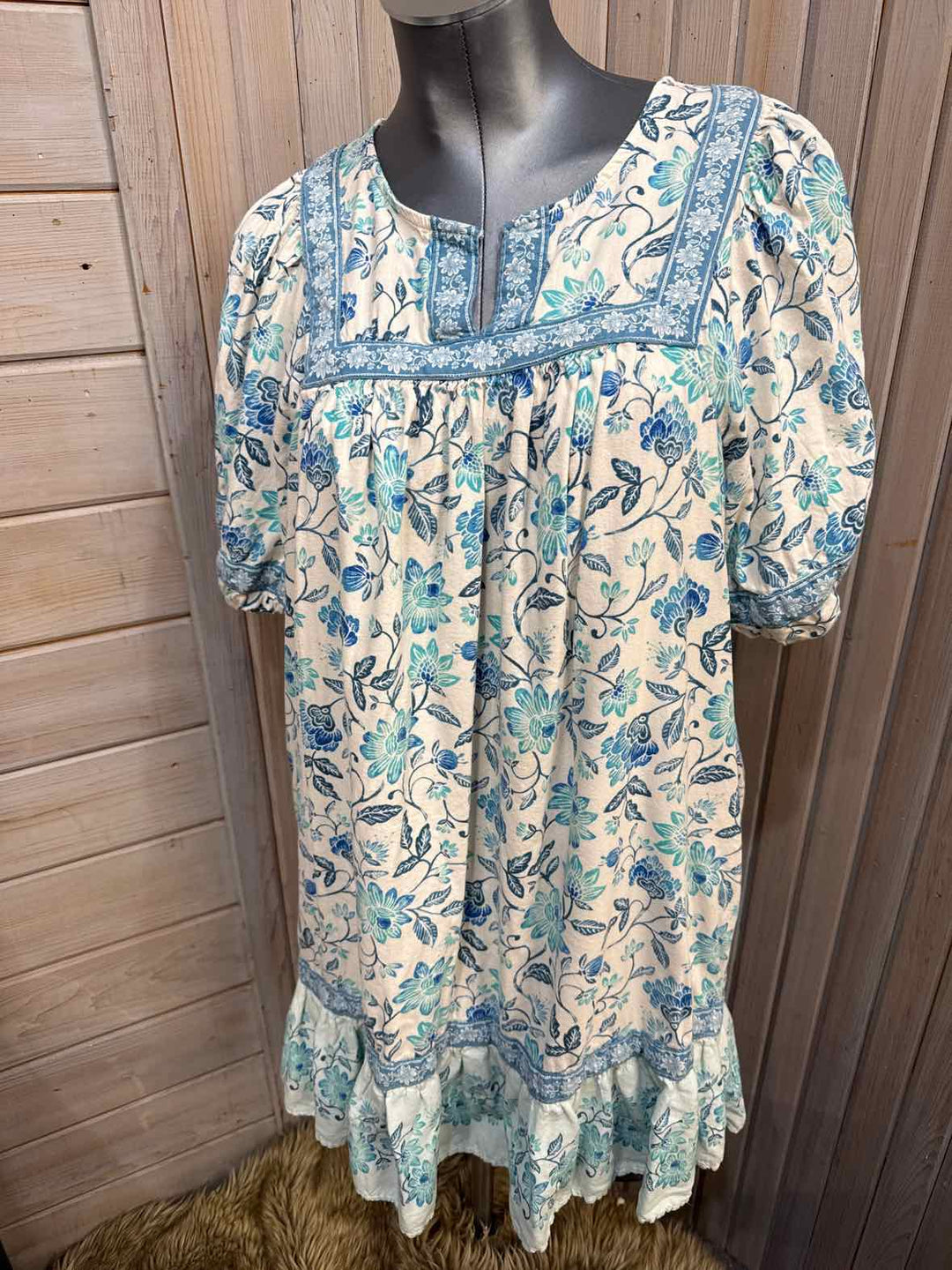 L - Old Navy Dress
