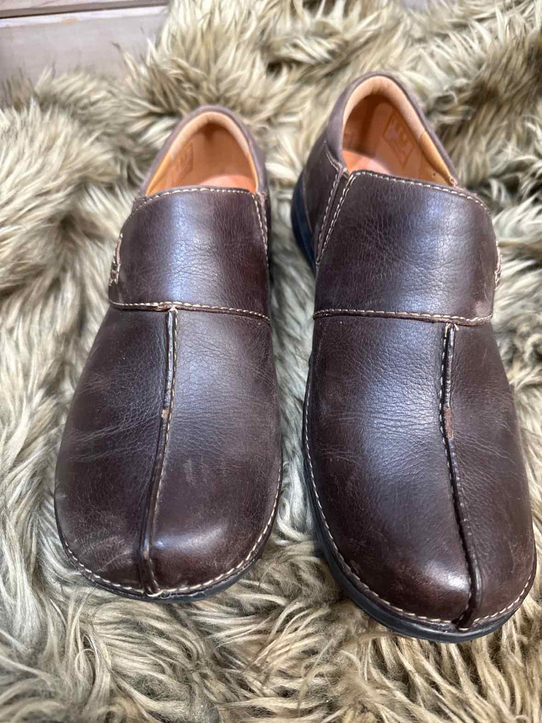 8 - Clarks Slip-on