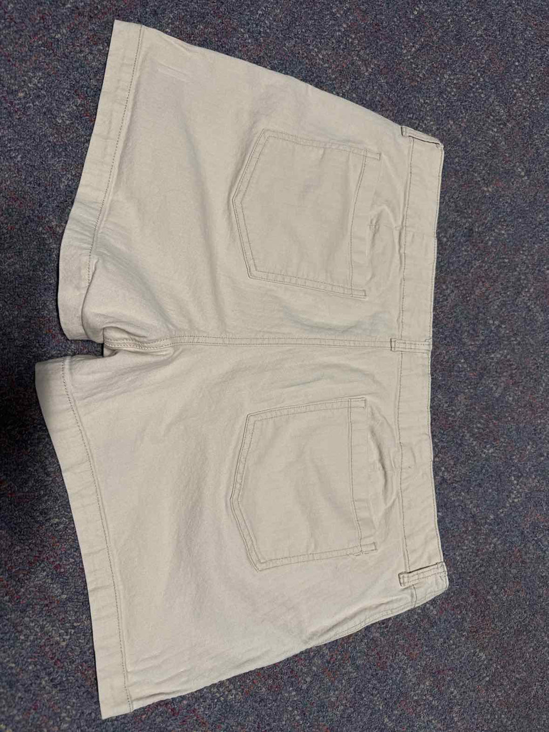 18 - a.n.a. Shorts