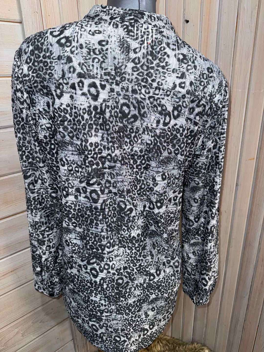 M - Erin London Button Down