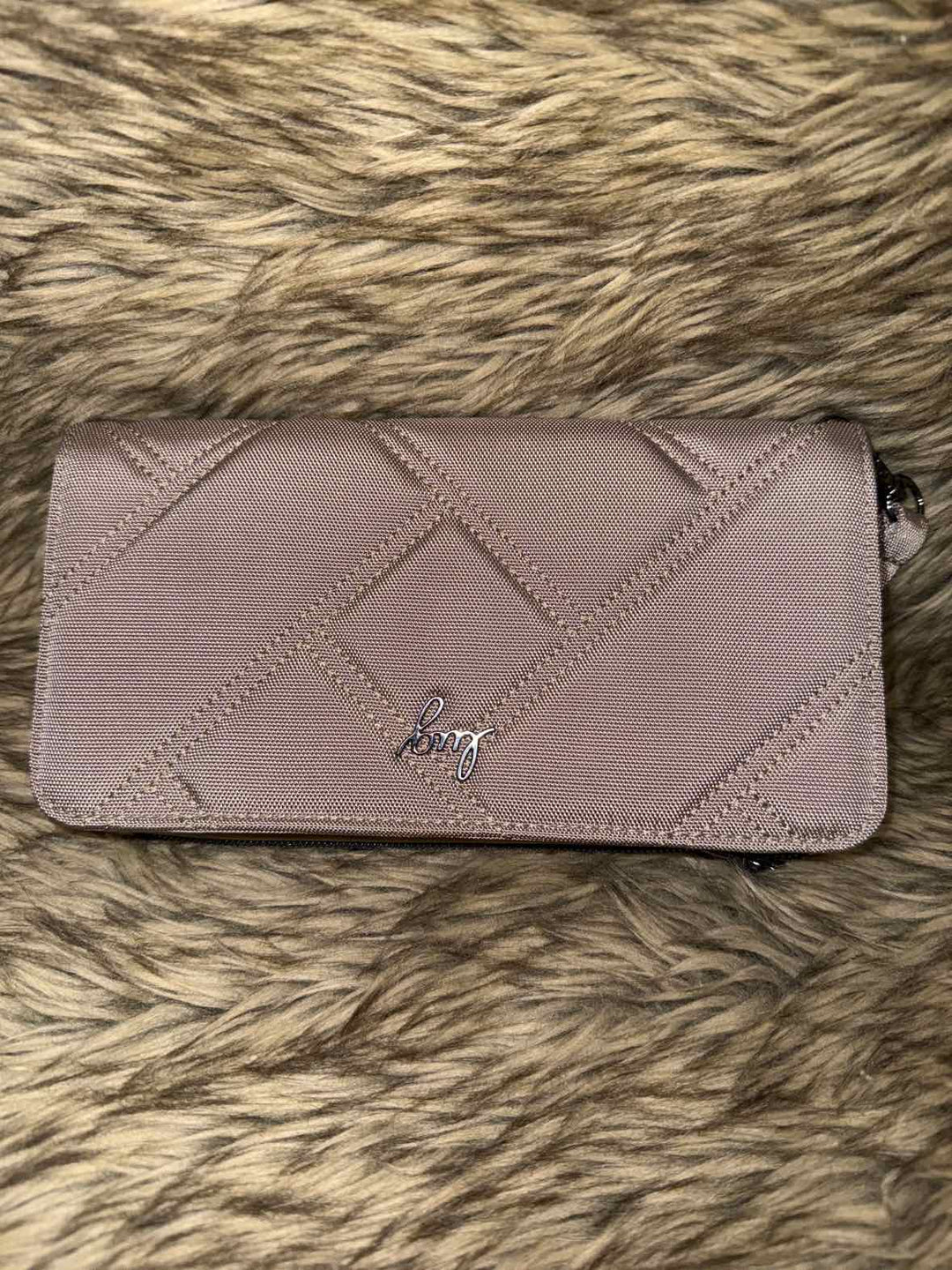 Wallet - lug Clutch
