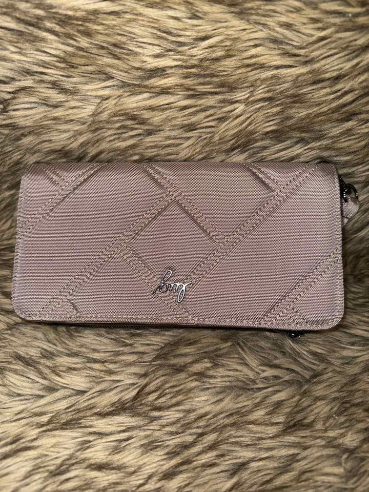 Wallet - lug Clutch