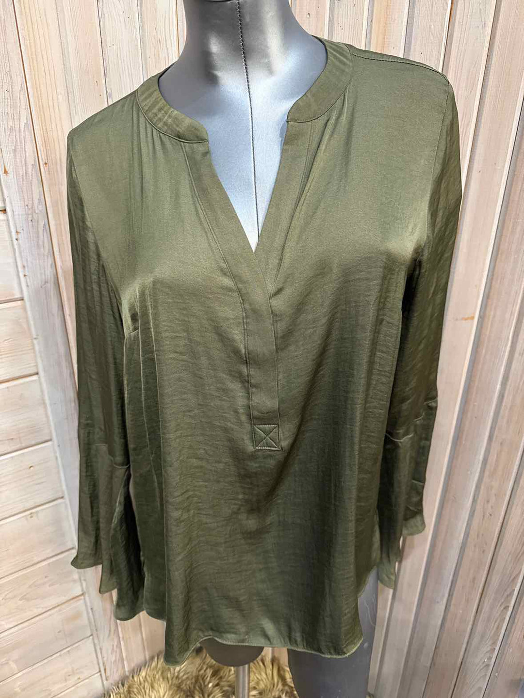 L - Simply Vera Blouse