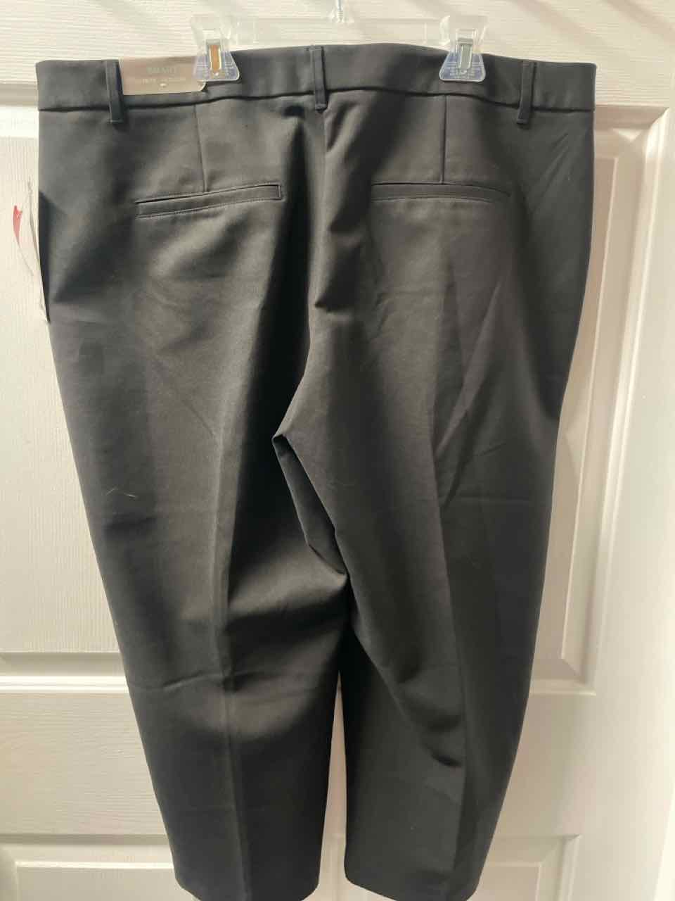 15/16 - Maurices Cropped Pant