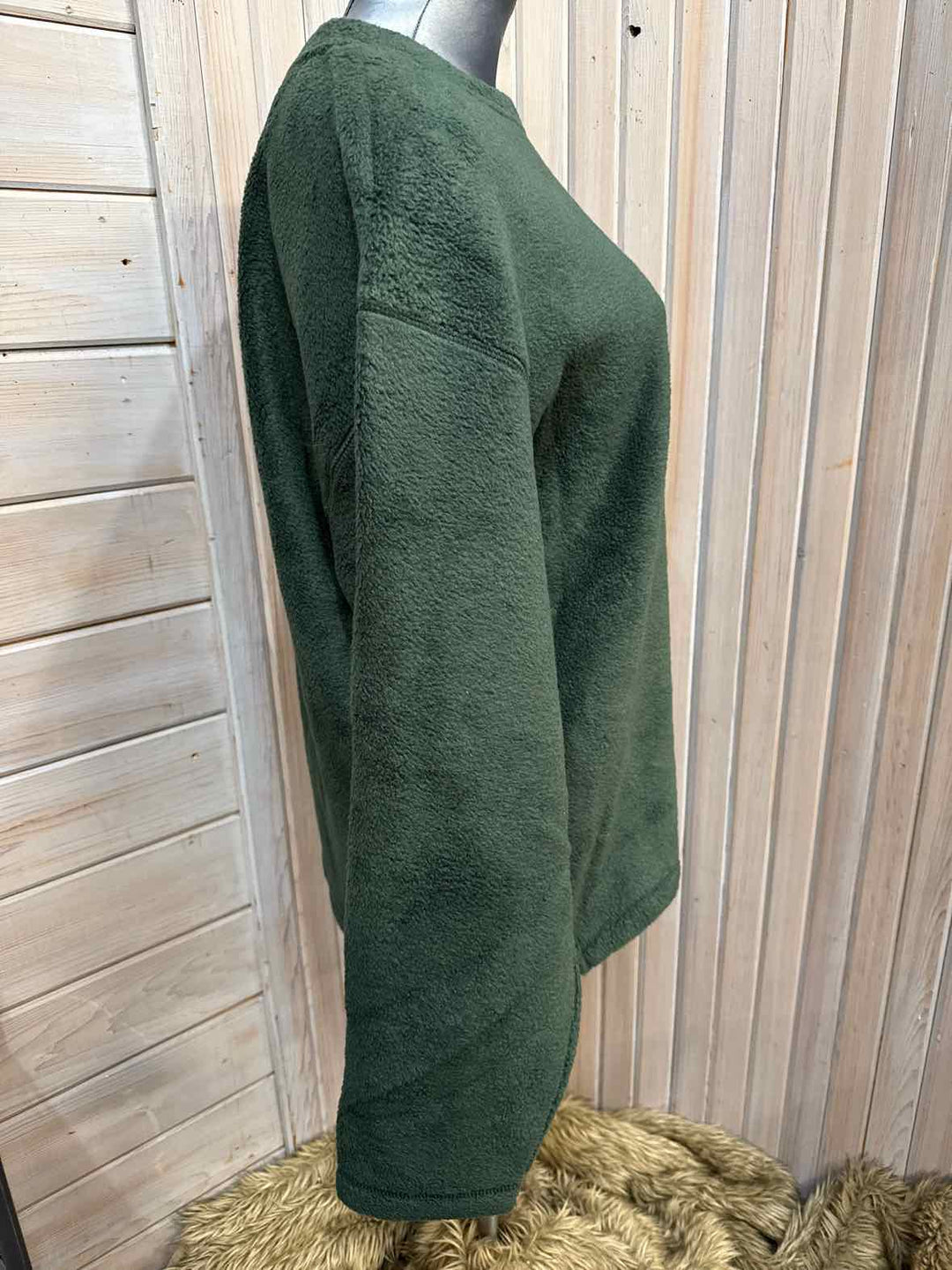 M - Basic Editions Sweater