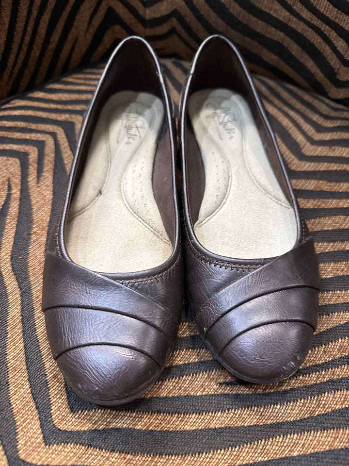 8.5 - Life Stride Flats