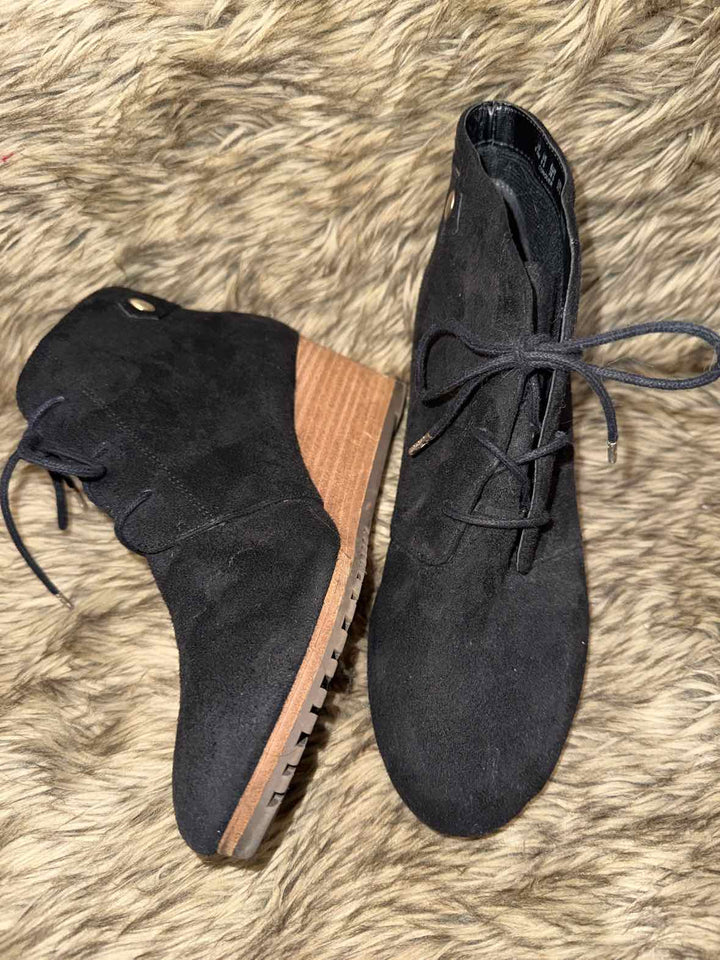 8.5 - Dr Scholls Wedge Bootie