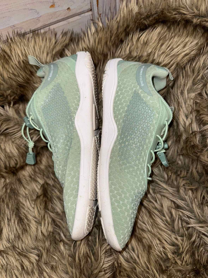9/9.5 - HIKE Footwear Athletic