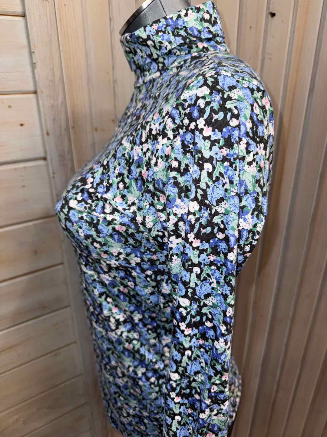 S - Luyaa Turtleneck