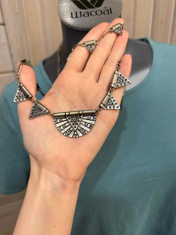 Jewelry - Necklace
