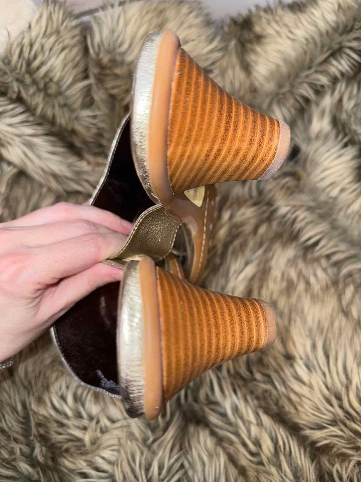 9.5 - Sofft Sandals