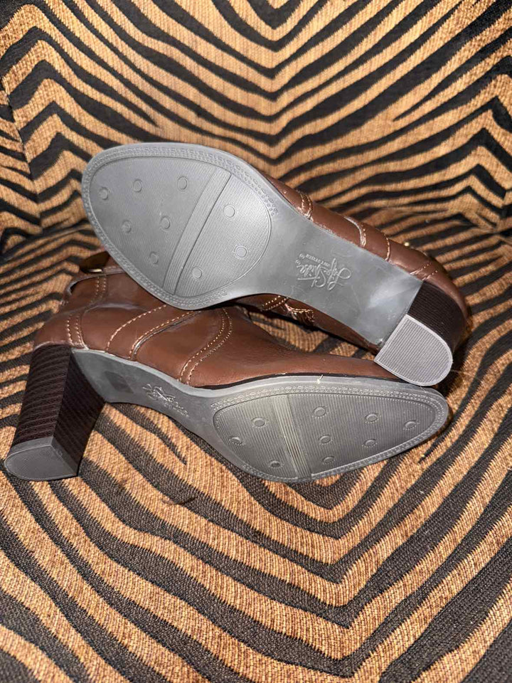 6.5 - Life Stride Boots